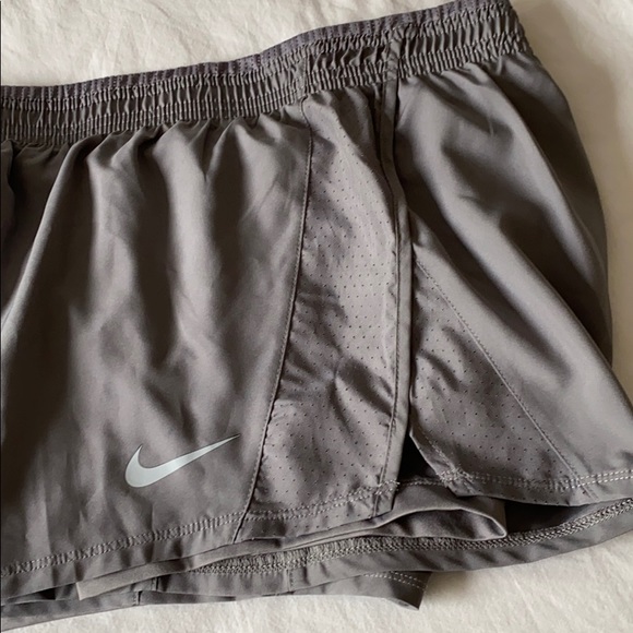 Brand new, never worn Nike shorts, size small. - Picture 5 of 5
